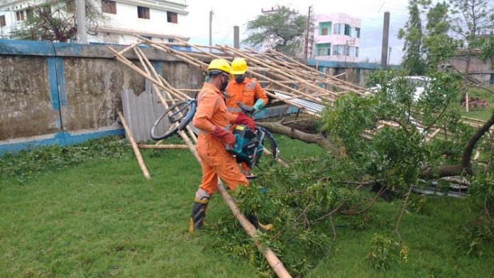 Restoration work by National Disaster Response Force personnel underway at N 24 Parganas, West Bengal by twitter